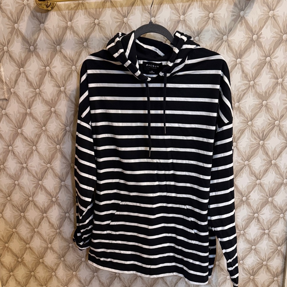 PacSun Black and White Striped Pullover Men’s size XL NWOT